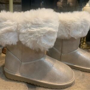 The Children's Place Metallic Boots with Plush Fur